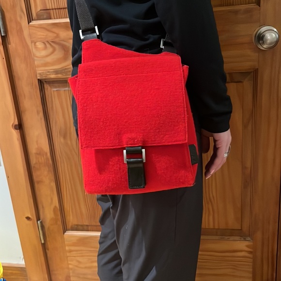 Red Felt Crossbody Bag - Picture 3 of 3